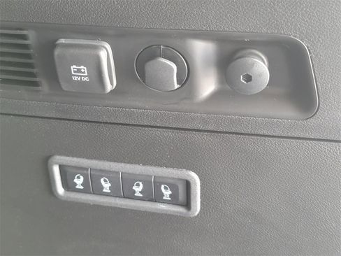 New 2024 Jeep Wagoneer Series III w/ Rear Seat Video Group 1 image 13