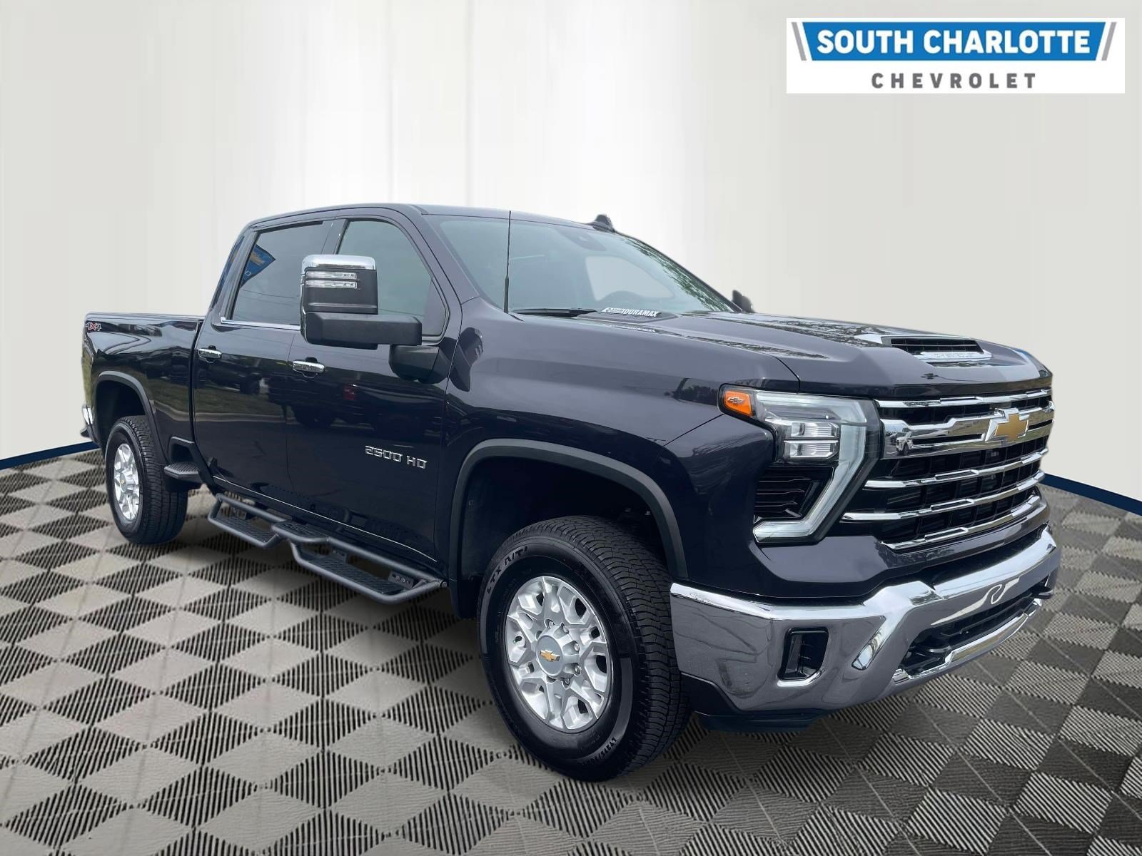 Used 2024 Chevrolet Silverado 2500 LTZ AWD/4WD image 3