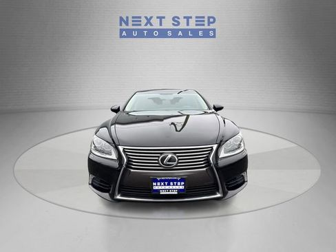 Used 2013 Lexus LS 460 AWD w/ Comfort Pkg image 2