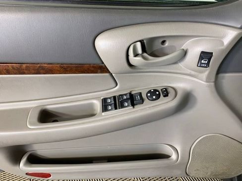 Used 2000 Chevrolet Impala w/ Preferred Equipment Group FWD image 25