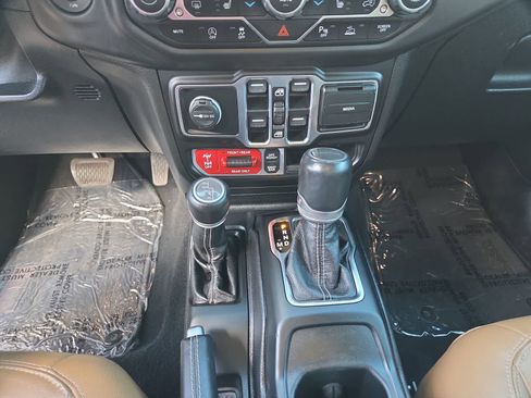 Used 2020 Jeep Gladiator Rubicon AWD/4WD image 25
