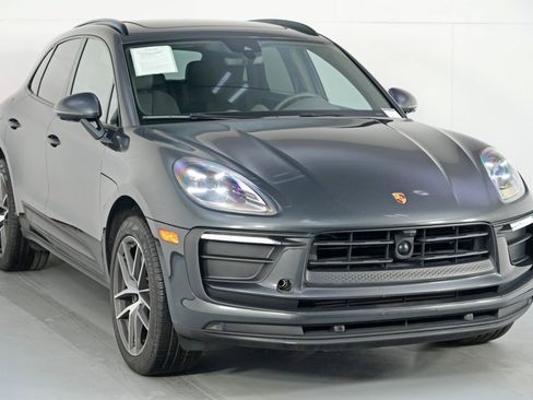 Used 2023 Porsche Macan image 54