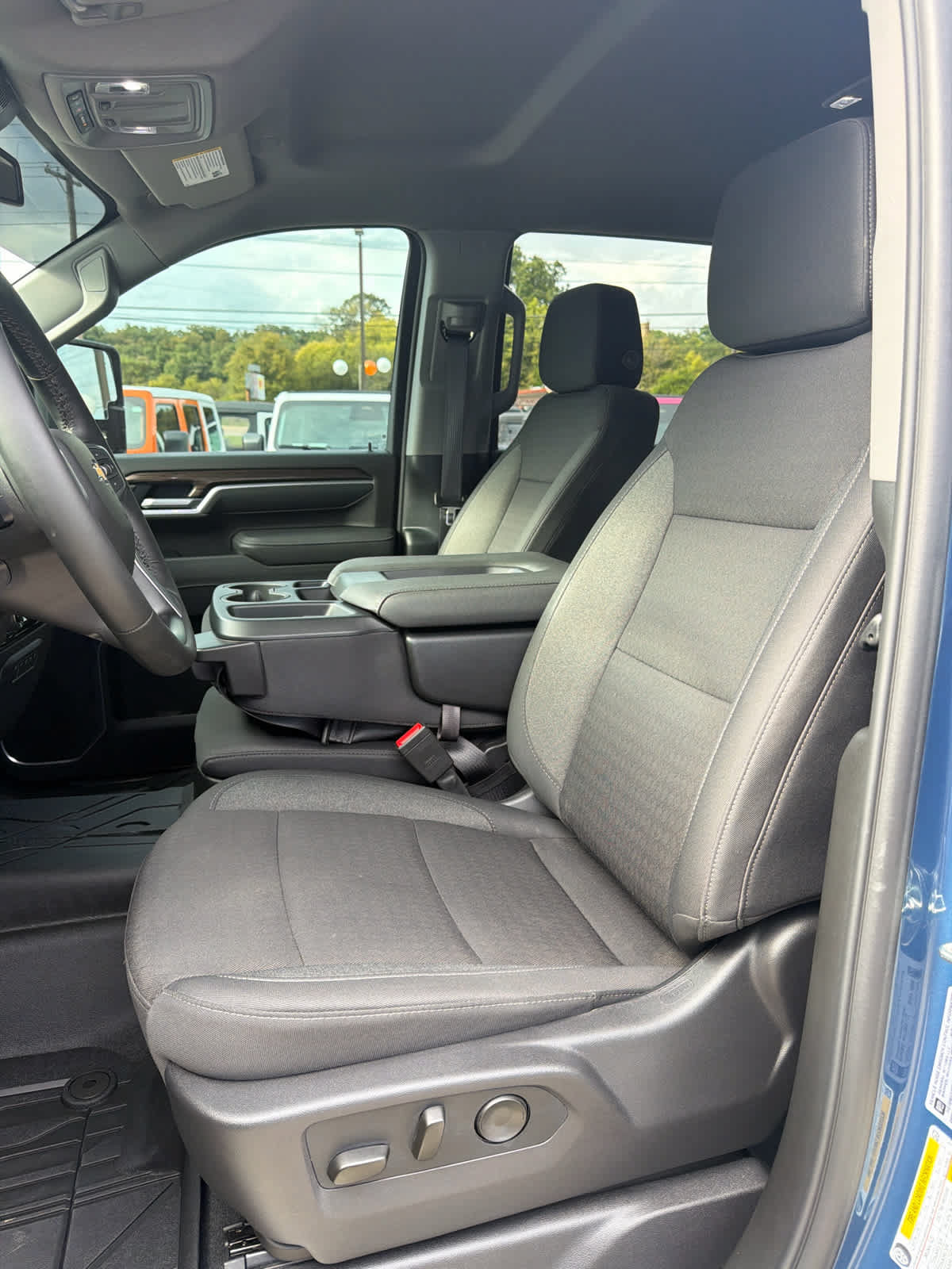 Used 2026 Chevrolet Silverado 3500 LT w/ All Star Edition AWD/4WD image 13