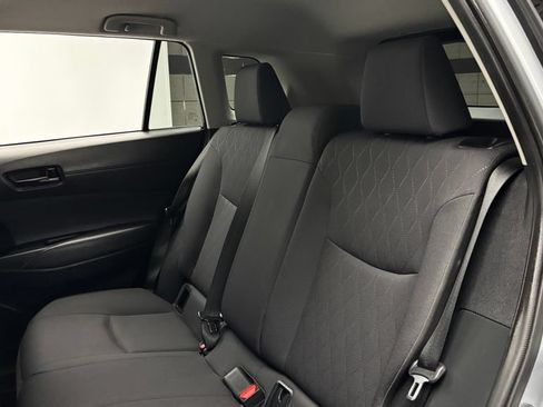 Used 2025 Toyota Corolla Cross LE FWD image 32