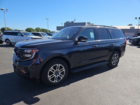 New 2025 Ford Expedition Active image 5