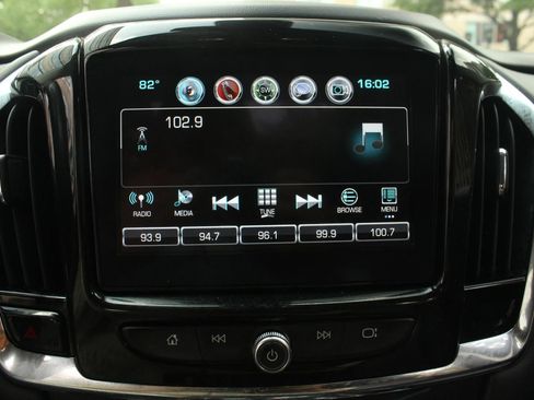 Used 2019 Chevrolet Traverse LT w/ LT Premium Package AWD/4WD image 32