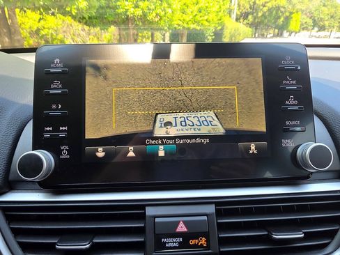 Used 2018 Honda Accord EX image 26