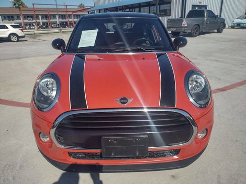 Used 2019 MINI Cooper 4-Door Hardtop w/ Storage Package image 2