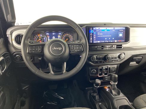 Used 2024 Jeep Wrangler Unlimited Sport AWD/4WD image 34