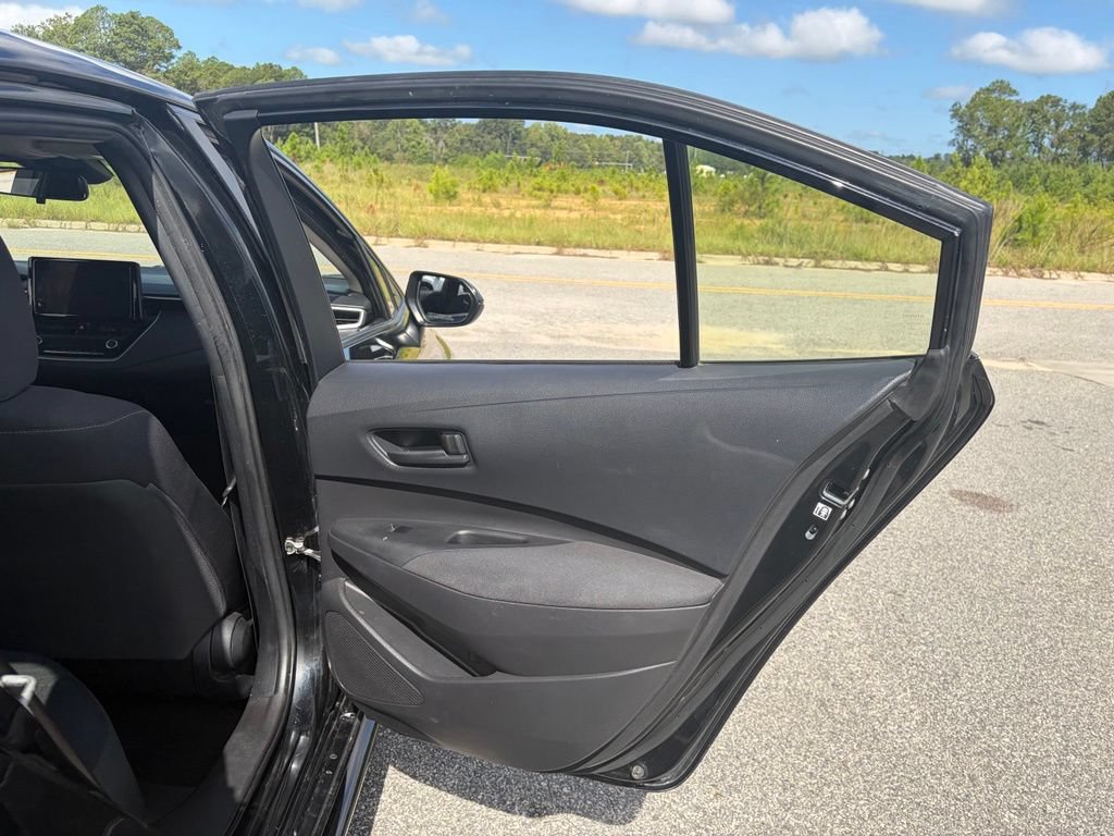 Used 2023 Toyota Corolla LE FWD image 47