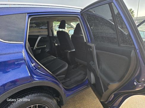 Used 2015 Toyota RAV4 LE FWD image 22