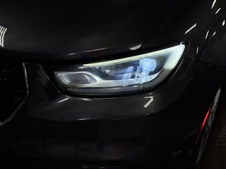 Used 2022 Chrysler Pacifica Touring-L video 2