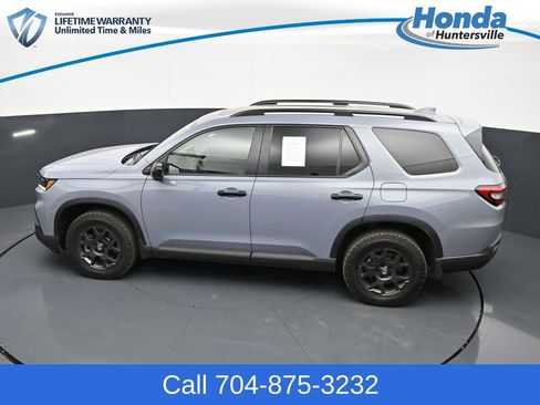 Used 2025 Honda Pilot TrailSport image 21