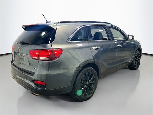Used 2020 Kia Sorento S image 8