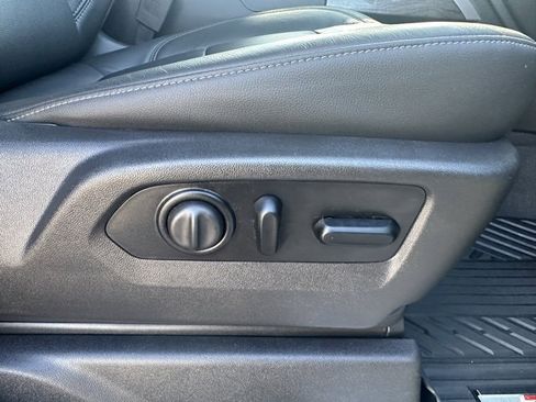 Used 2020 Chevrolet Silverado 2500 LTZ image 22