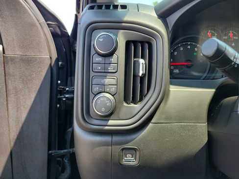 Used 2019 Chevrolet Silverado 1500 Custom image 20