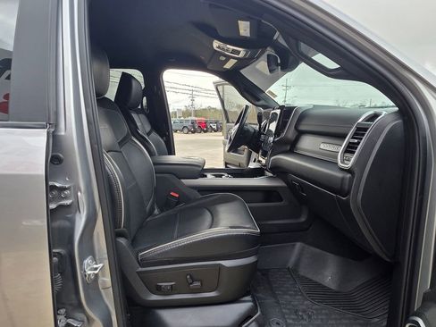 Used 2024 RAM 3500 Laramie w/ Night Edition image 13