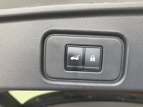 Certified 2024 Nissan Pathfinder Platinum AWD/4WD image 16