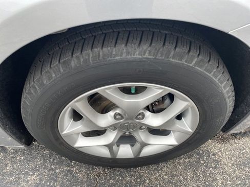 Used 2020 Chrysler Pacifica Touring w/ Tire & Wheel Group image 18