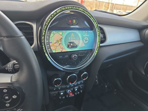 Used 2022 MINI Cooper 4-Door Hardtop image 24