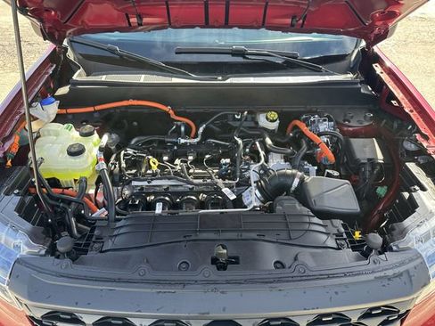 New 2025 Ford Maverick XLT image 19