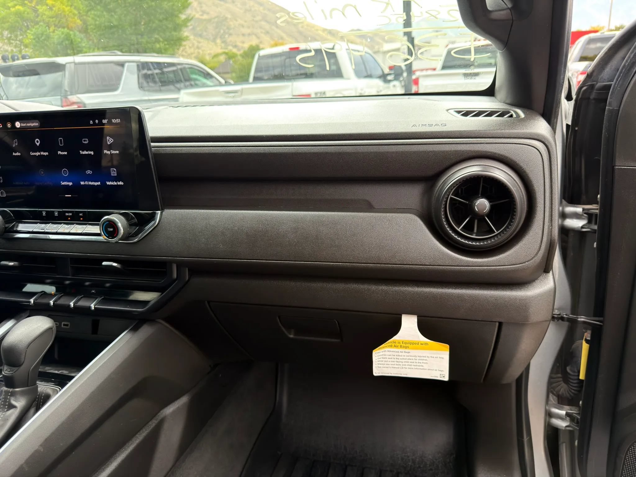 Used 2023 Chevrolet Colorado Trail Boss w/ Technology Package AWD/4WD image 7