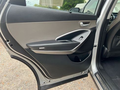 Used 2017 Hyundai Santa Fe SE w/ SE Premium Package 02 image 21