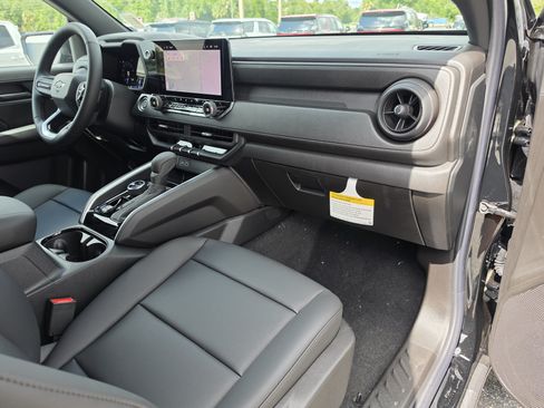 New 2026 Chevrolet Colorado Trail Boss w/ Midnight Edition AWD/4WD image 18