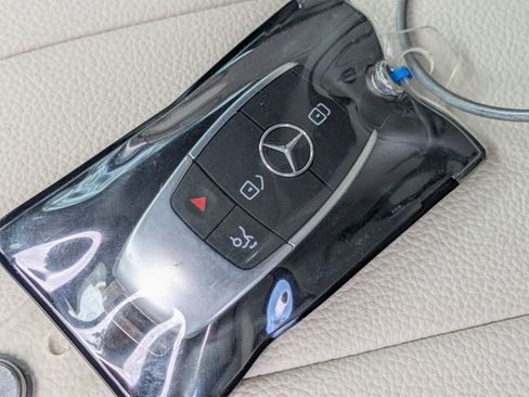 New 2025 Mercedes-Benz GLB 250 image 37