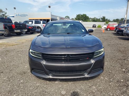 Used 2019 Dodge Charger SXT image 5