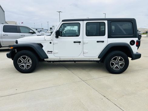 Used 2022 Jeep Wrangler Unlimited Sport AWD/4WD image 30