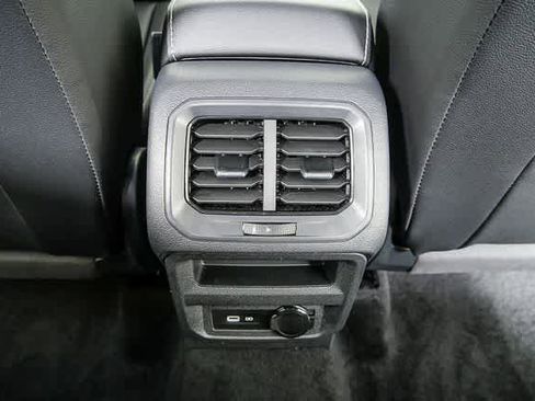 Certified 2022 Volkswagen Tiguan SE R-Line image 20