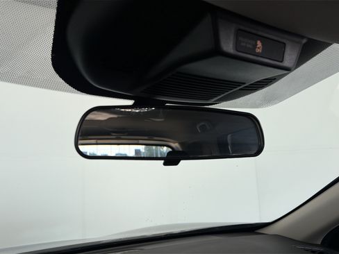 Used 2024 Nissan Rogue S FWD image 28
