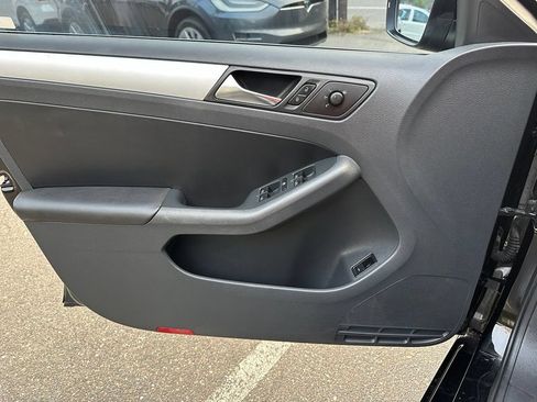 Used 2012 Volkswagen Jetta TDI FWD image 17