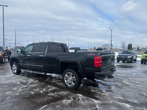 Used 2018 Chevrolet Silverado 2500 High Country image 3