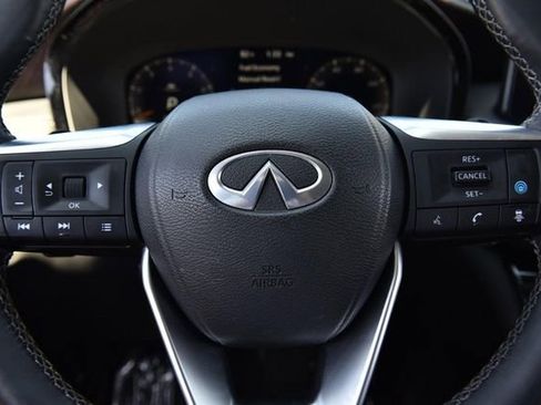 Used 2023 INFINITI QX60 Sensory w/ Vision Package AWD/4WD image 19
