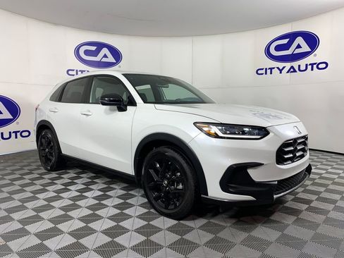 Used 2023 Honda HR-V Sport image 1