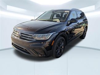 Used 2023 Volkswagen Tiguan SE video 1
