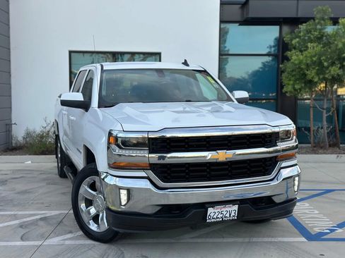 Used 2018 Chevrolet Silverado 1500 LT w/ LT Eassist Package AWD/4WD image 1