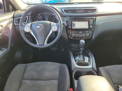 Used 2016 Nissan Rogue SV w/ SV Premium Package image 11