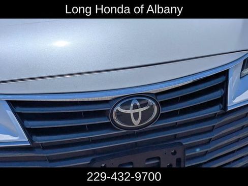 Used 2019 Toyota Avalon Limited FWD image 3