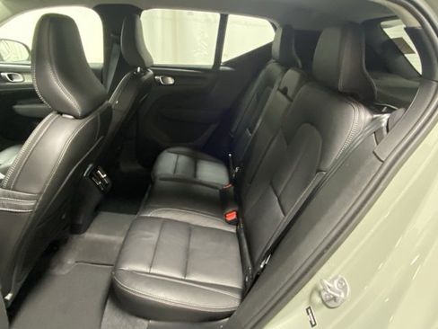 Certified 2024 Volvo XC40 B5 Plus w/ Protection Package Premier image 14