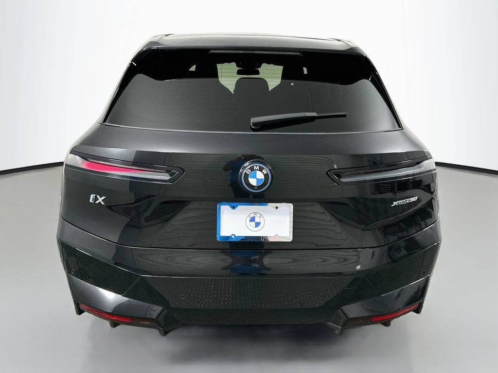 Used 2024 BMW iX xDrive50 w/ Premium Package AWD/4WD image 6