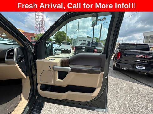 Used 2018 Ford F150 Lariat w/ Equipment Group 502A Luxury AWD/4WD image 12