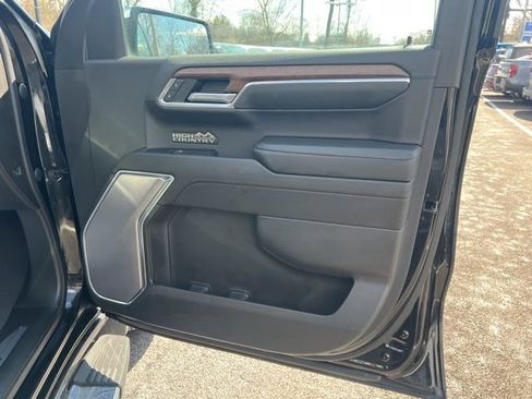 Used 2023 Chevrolet Silverado 1500 High Country w/ Technology Package image 31