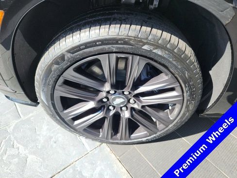 Used 2026 Cadillac Vistiq Platinum image 6