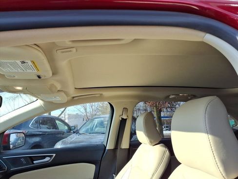 Used 2024 Ford Edge SEL w/ Convenience Package image 9