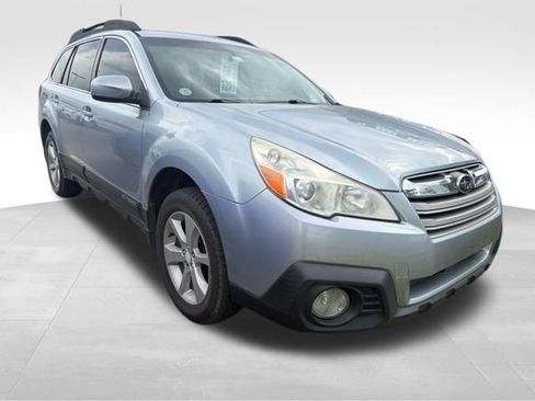 Used 2014 Subaru Outback 2.5i Premium AWD/4WD image 2