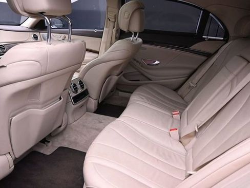 Used 2017 Mercedes-Benz S 550 Sedan image 15