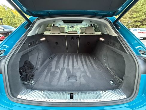 Used 2019 Audi e-tron Premium Plus image 32